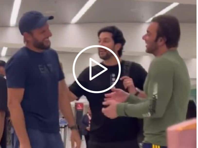 [Watch] Shahid Afridi's Impromptu Rendezvous With Bollywood Actors Sohail Khan & Aftab Shivdasani